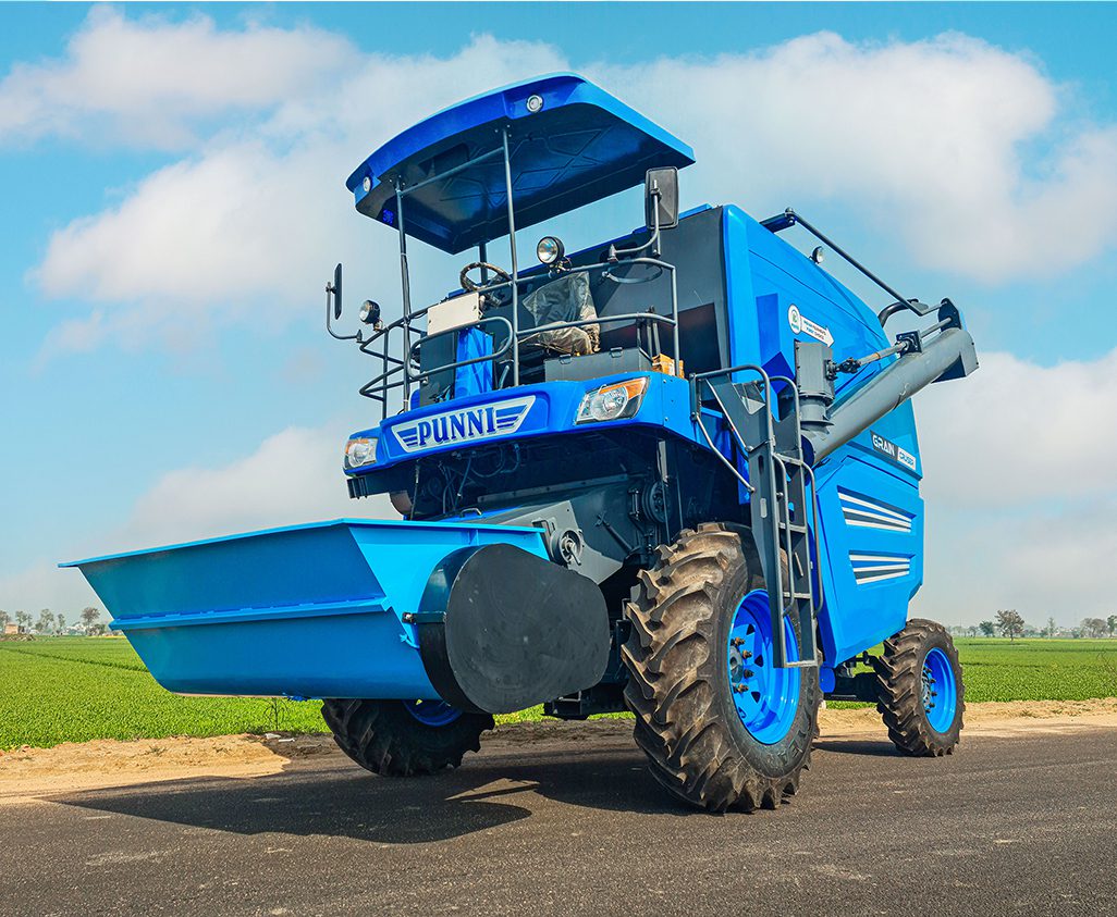 Grain Cruiser Combine Harvester - front view in action